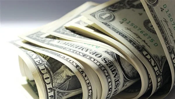 تراجع سعر الدولار في البنوك المصرية