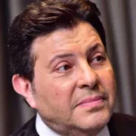 جثمان الفنان هاني شاكر يصل القاهرة ومراسم الجنازة الأسبوع المقبل
