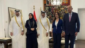 وزيرة الثقافة تستقبل سفير قطر بمناسبة معرض الكتاب