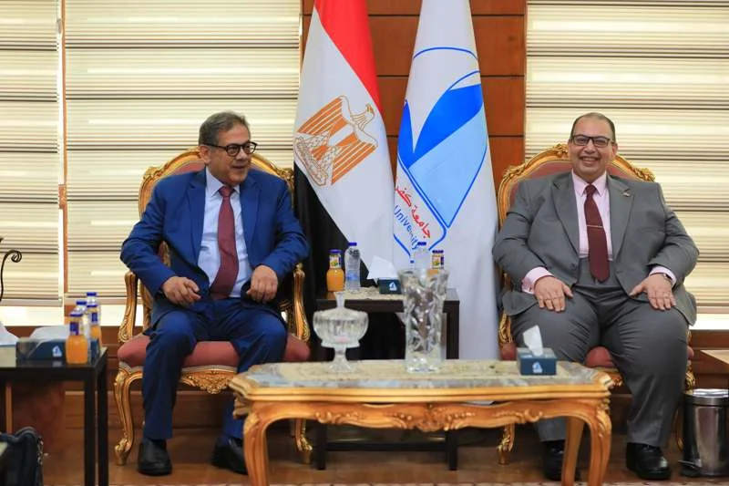 رئيس جامعة كفرالشيخ يستقبل لجنة الاعتماد لزيارة كلية الطب