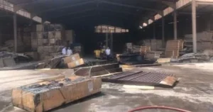 السيطرة على حريق مخزن أخشاب في الشرابية