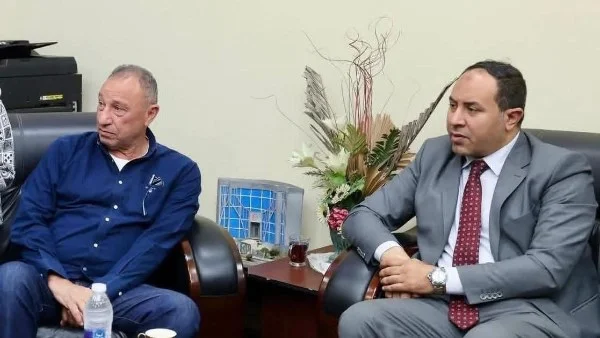 الخطيب يطمئن على صحة الشاب الأهلي عبدالله عربي