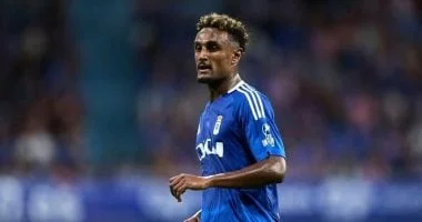 هيثم حسن على دكة ريال أوفييدو ضد بيتيس في الدوري الإسباني