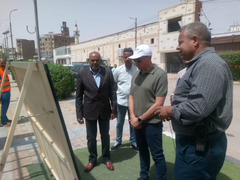زيارة محافظ أسوان لمشروع كورنيش إدفو