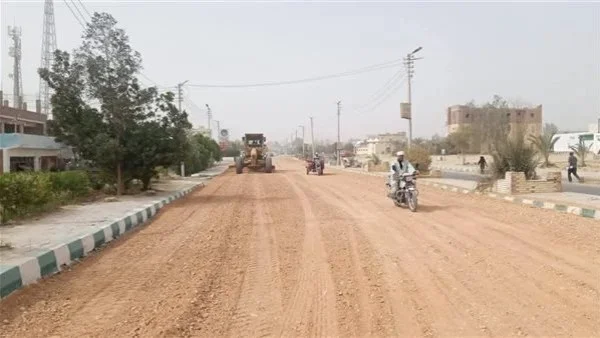 رصف ورفع كفاءة الطرق في الفرافرة بـ15 مليون جنيه