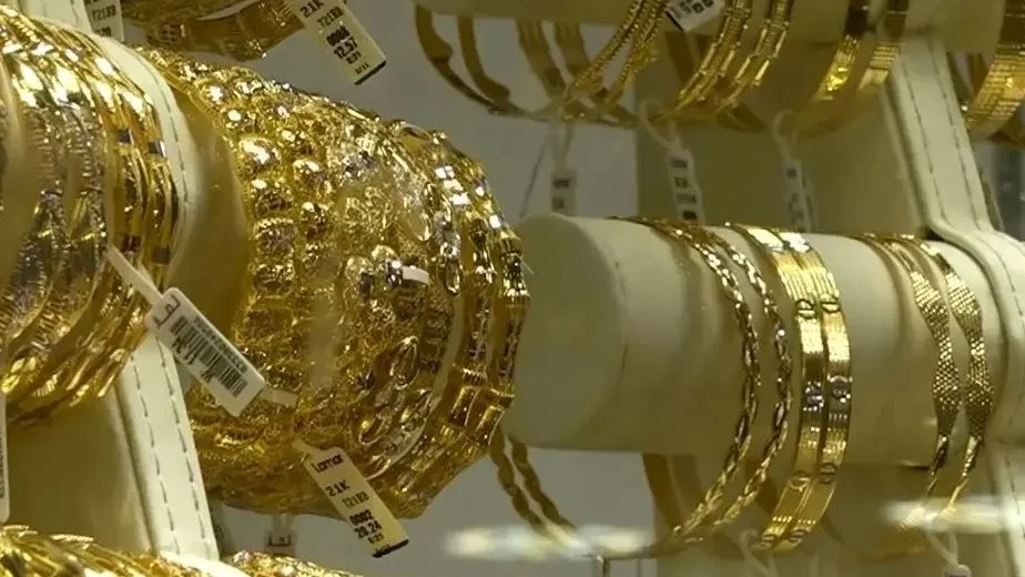 تراجع كبير في سعر الجنيه الذهب وعيار 21 في مصر
