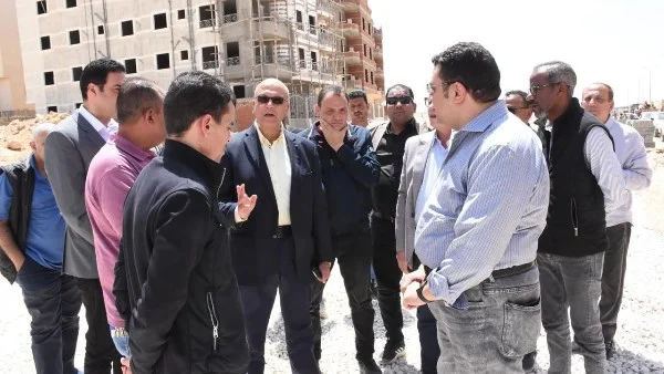 تفقد مشروعات المرافق في القاهرة الجديدة