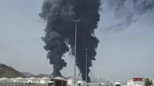 حريق في الفجيرة للصناعات البترولية نتيجة استهداف إيراني