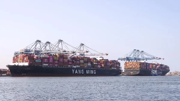 ميناء دمياط يستقبل 7 سفن حاويات وبضائع عامة