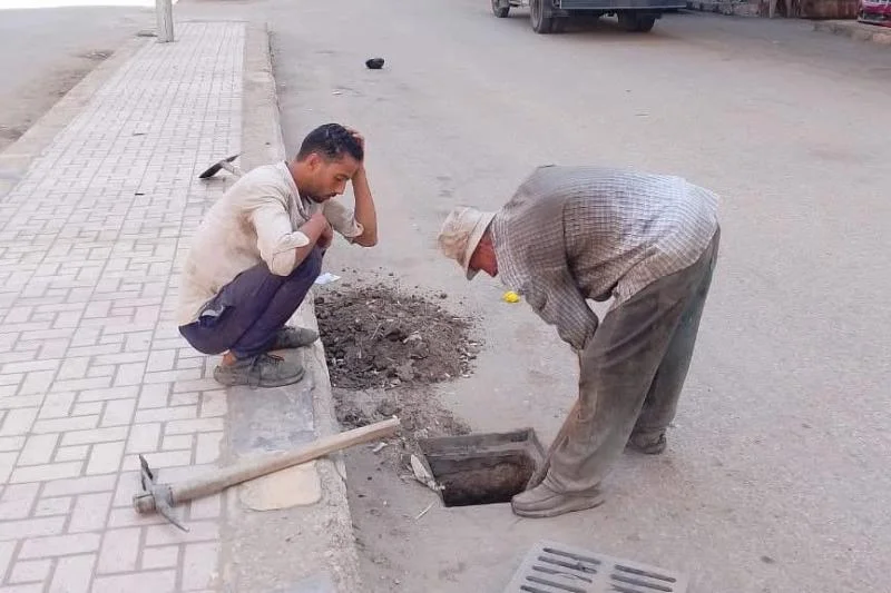 تطهير 136 مطبقًا للصرف الصحي في وسط الإسكندرية