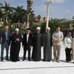 وفد كازاخستاني يزور مسجد الإمام الحسين والمسجد المصري