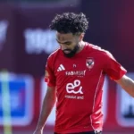 تساؤلات حول جلوس حسين الشحات على دكة الأهلي