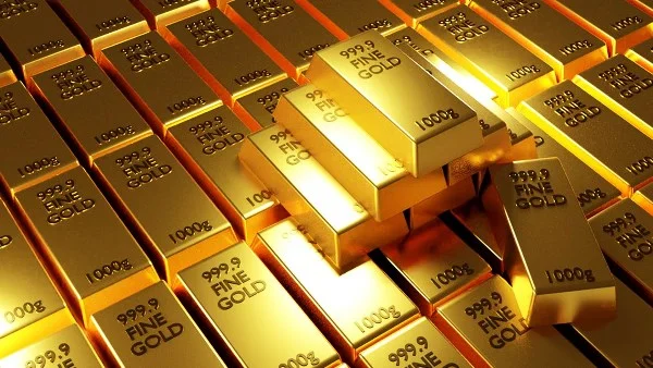 ارتفاع قياسي لأسعار الذهب وسط تراجع الدولار والنفط