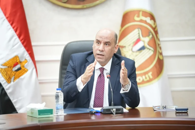 العامل المصري: الكفاءة العالية والطلب المتزايد بالخارج
