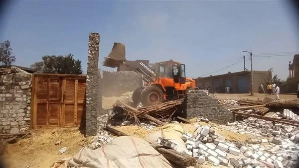 حملات مكبرة لإزالة التعديات في قوص ونجع حمادي