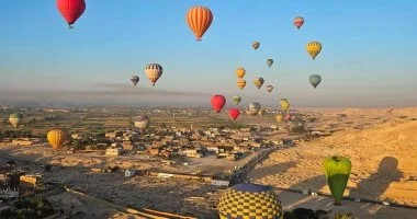 عودة تحليق رحلات البالون الطائر في الأقصر