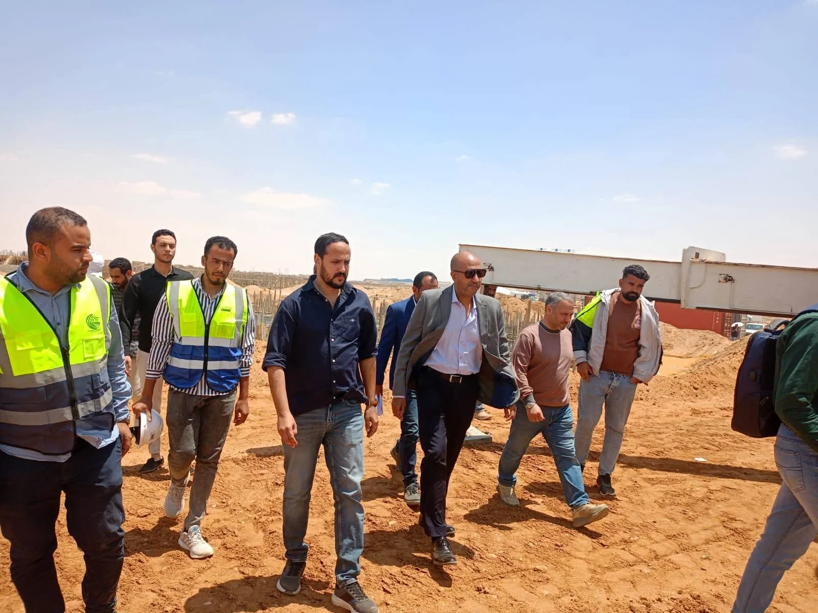 رئيس جهاز الشروق يتفقد مشروع "ظلال" السكني