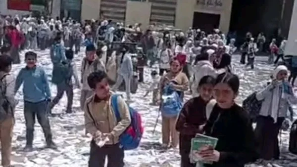 حقيقة تمزيق الكتب المدرسية في الدقهلية