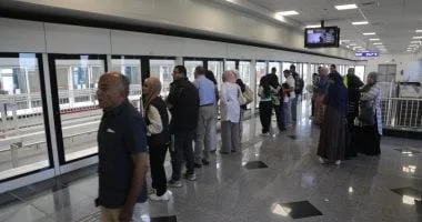 إقبال جماهيري كبير على محطة "وان ناينتي" بمونوريل شرق النيل