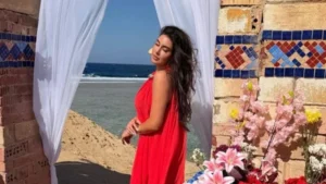 ياسمين صبري تروج لفيلم نصيب بلقطات من مرسى علم