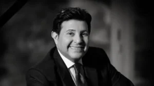 خالد يوسف يعبر عن حزنه لجنازة هاني شاكر