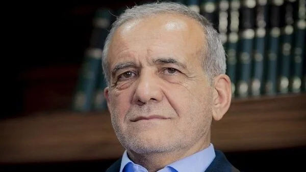 أول تصريح بعد اغتيال خامنئي.. بزشكيان يكشف تفاصيل اللقاء