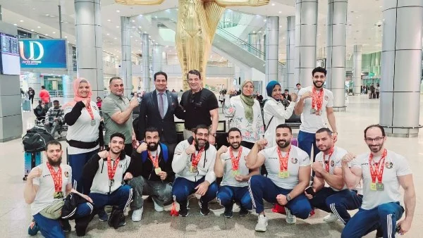 أبطال مصارعة الذراعين يعودون بميداليات من بطولة أفريقيا