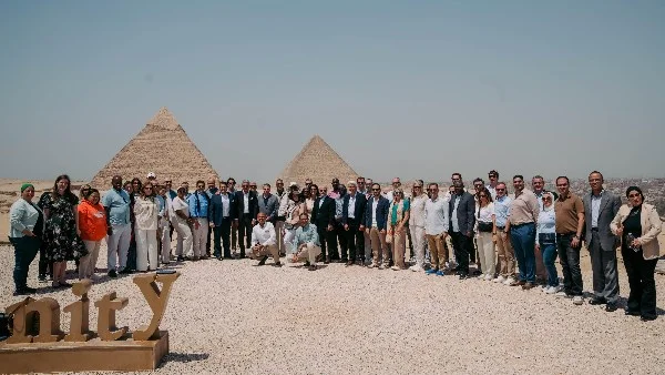 لقاء شريف فتحي مع المشاركين في WTTC بأهرامات الجيزة