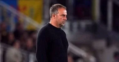 فليك يمدد عقده مع برشلونة حتى 2028