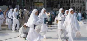 حكم وضع المكياج أثناء العمرة