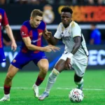 برشلونة يسعى لحسم لقب الدوري في كلاسيكو جديد