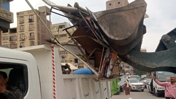 حملة مكثفة لإزالة الإشغالات بشبرا الخيمة