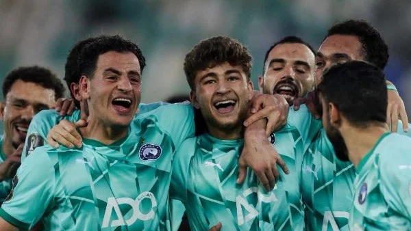 نهائي الكأس التاريخي بين بيراميدز وزد