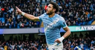 مانشستر سيتي يتمسك بعمر مرموش بعد تألقه أمام برينتفورد