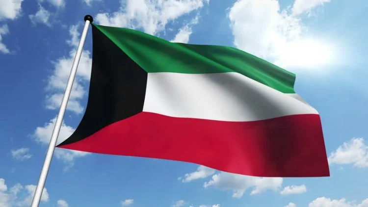 الجيش الكويتي يتعامل مع مسيرات معادية داخل مجاله الجوي