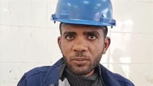 فني بسوهاج يعيد لودر قيمته 25 مليون جنيه باستخدام الخردة
