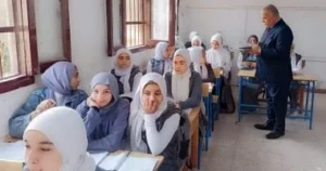 زيارة مفاجئة لوكيل تعليم الفيوم بمدرسة المندرة