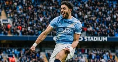 تألق عمر مرموش يثير الجدل مع مانشستر سيتي
