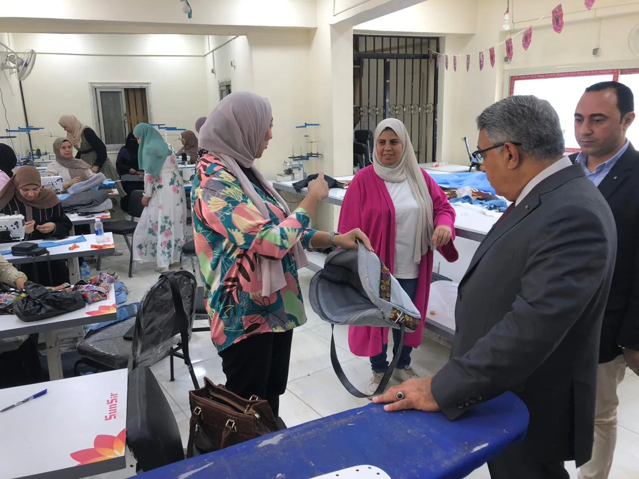 جولة محافظ الدقهلية في مركز تدريب علوم الحاسب الآلي