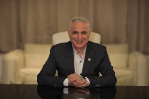 ماكرون يصدق على قانون إعادة الآثار المصرية من فرنسا