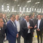مدبولي يتفقد مصنع كابلات كهرباء في مدينة السادات