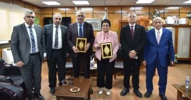 خفض معدل الإنجاب في مصر إلى 2.1 طفل بحلول 2027