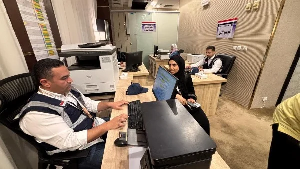 غرفة عمليات حج القرعة بالمدينة: خلية عمل نشطة على مدار الساعة