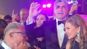 عمرو دياب يرفض المجاملات ويثير الجدل عبر الإعلام