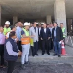 وزير النقل يتفقد مشروع الخط الثاني للقطار الكهربائي السريع