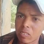 الوزير يحتضن شاباً من ذوي الهمم في قنا