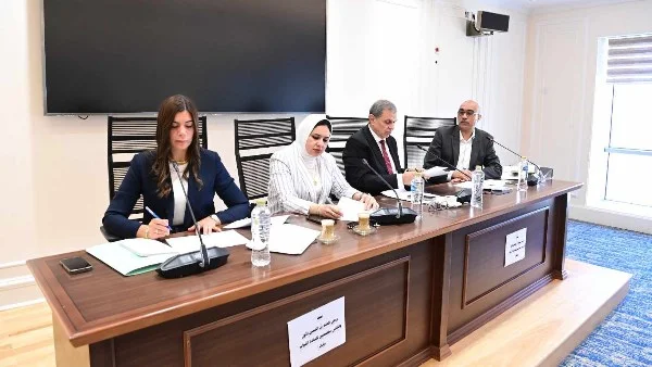 مناقشة قانون مد دورة مجالس النقابات العمالية