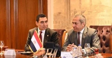 وزير الرياضة يلتقي رئيس شركة العاصمة الجديدة لتعزيز التعاون
