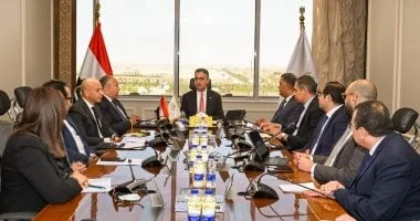 وزير التموين يتابع تنفيذ كارت الخدمات الحكومية الموحد