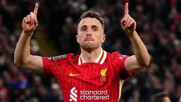 نصب تذكاري للاعب ديجو جوتا في ليفربول